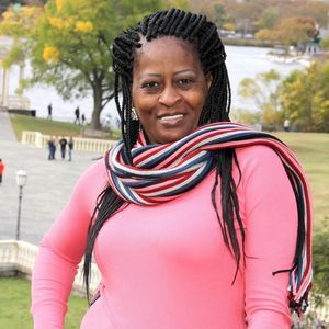 Meet your Posher, Dwana